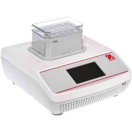 Agitatore termico ISTHBLCTS, velocita 300 - 3000 rpm, orbita 3 mm, gamma temp. 17°C sotto ambiente - 100°C, portata blocco termico , controllo touch screen, timer 1 sec-5.999 min, motore Brushless DC, incluso 24 x 1.5 ml blocco per provette, rack